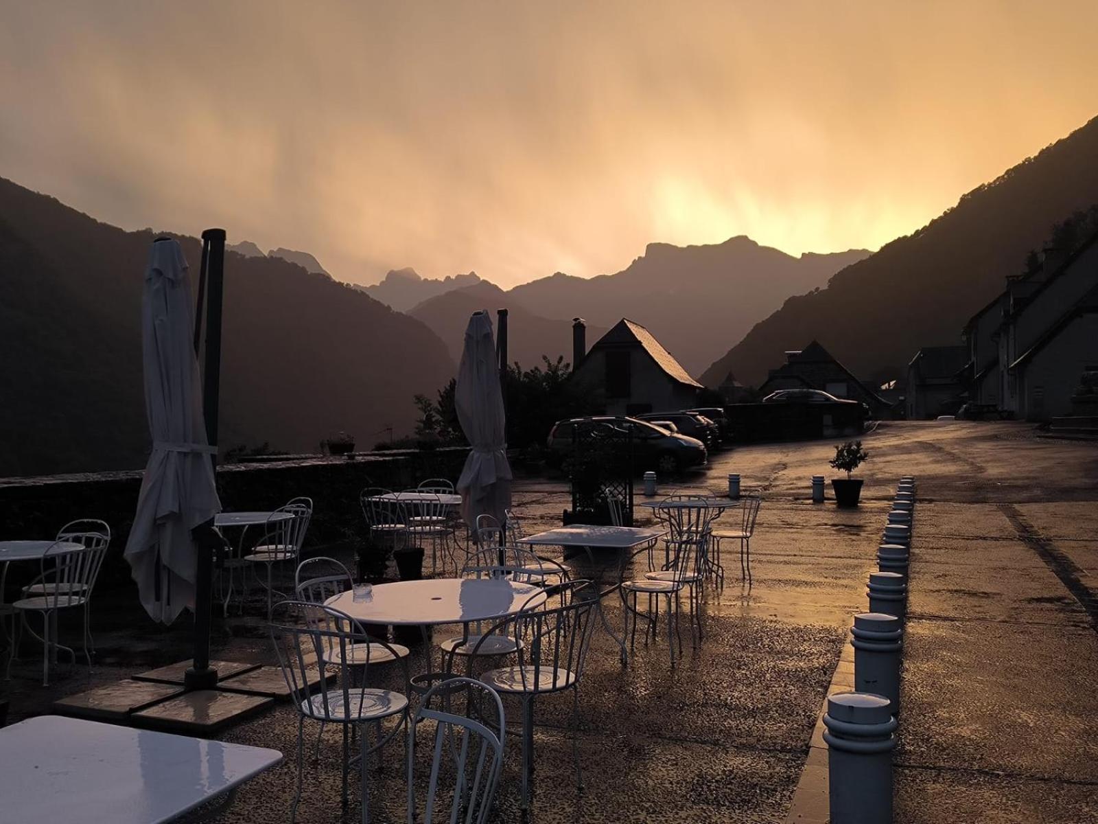 Chateau D'Arance Hotel Restaurant Espace Bien-Etre Cette-Eygun Luaran gambar