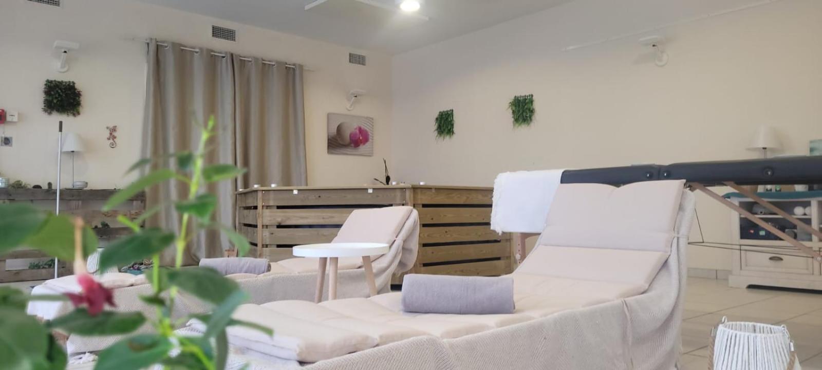 Chateau D'Arance Hotel Restaurant Espace Bien-Etre Cette-Eygun Luaran gambar
